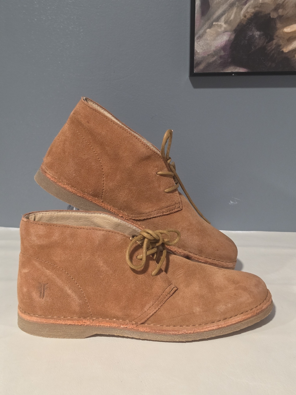 FRYE Children's Tan Suede Lace Up Chukka Boots Youth Size 4